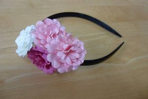 100均 の材料で花のカチューシャ 髪留めを作ってみた 作り方を紹介 雑記帳